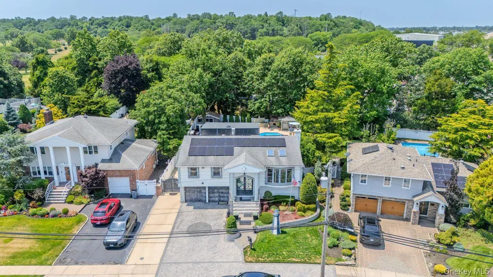 2696 Clubhouse Road Merrick, NY 11566