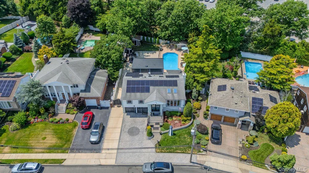 2696 Clubhouse Road Merrick, NY 11566