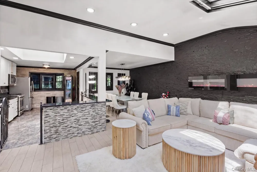 2696 Clubhouse Road Merrick, NY 11566