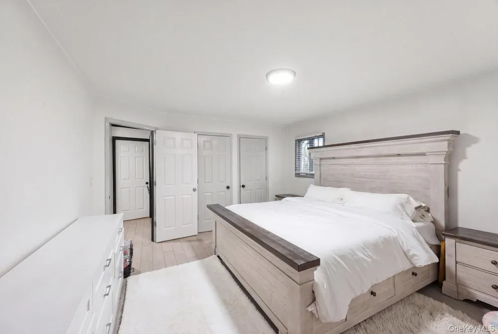 2696 Clubhouse Road Merrick, NY 11566