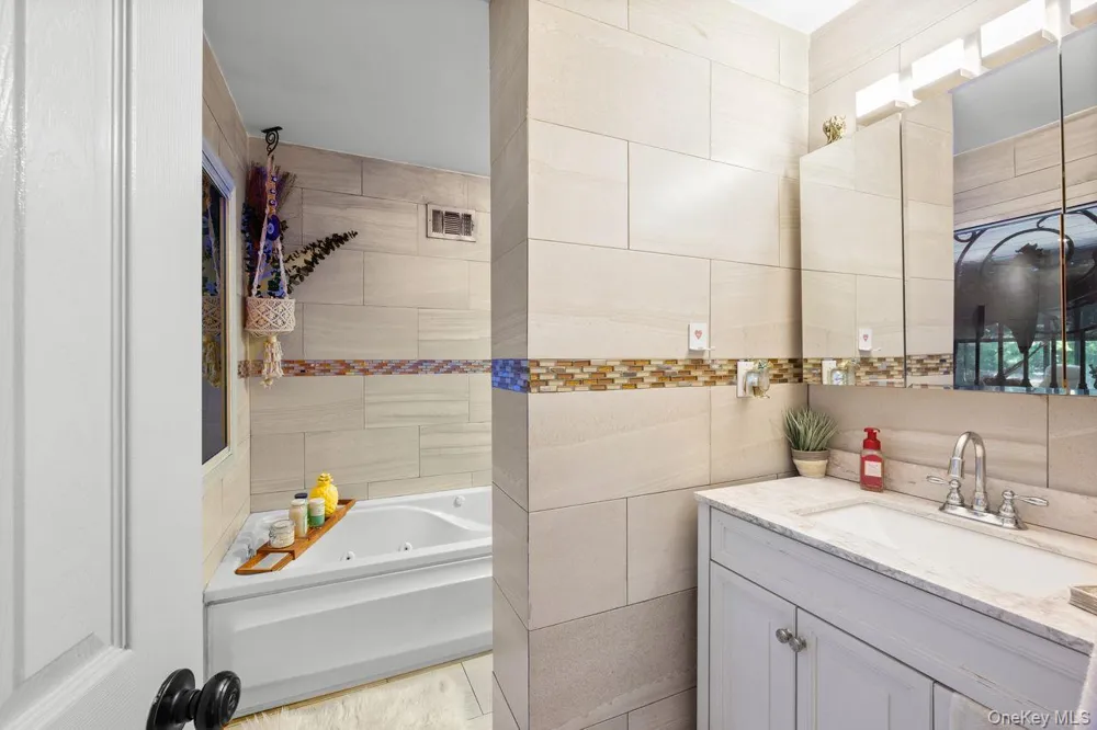 2696 Clubhouse Road Merrick, NY 11566