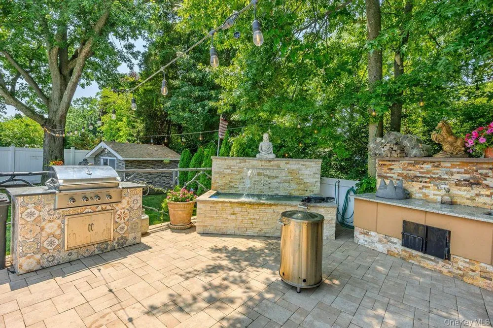 2696 Clubhouse Road Merrick, NY 11566