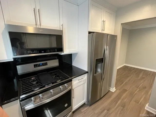 91 South Clinton Avenue #7B Bay Shore, NY 11706