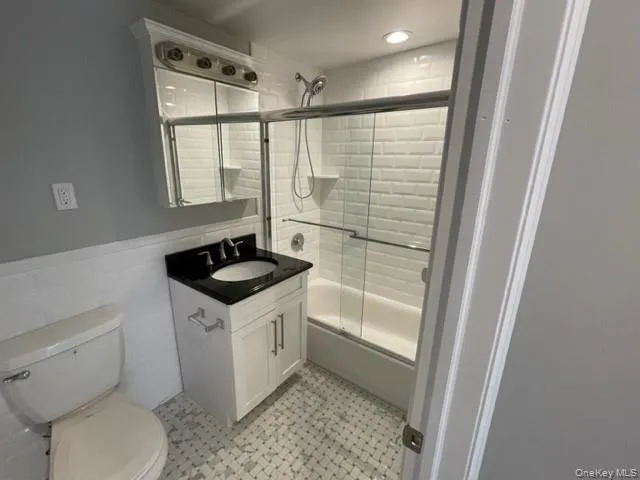 91 South Clinton Avenue #7B Bay Shore, NY 11706