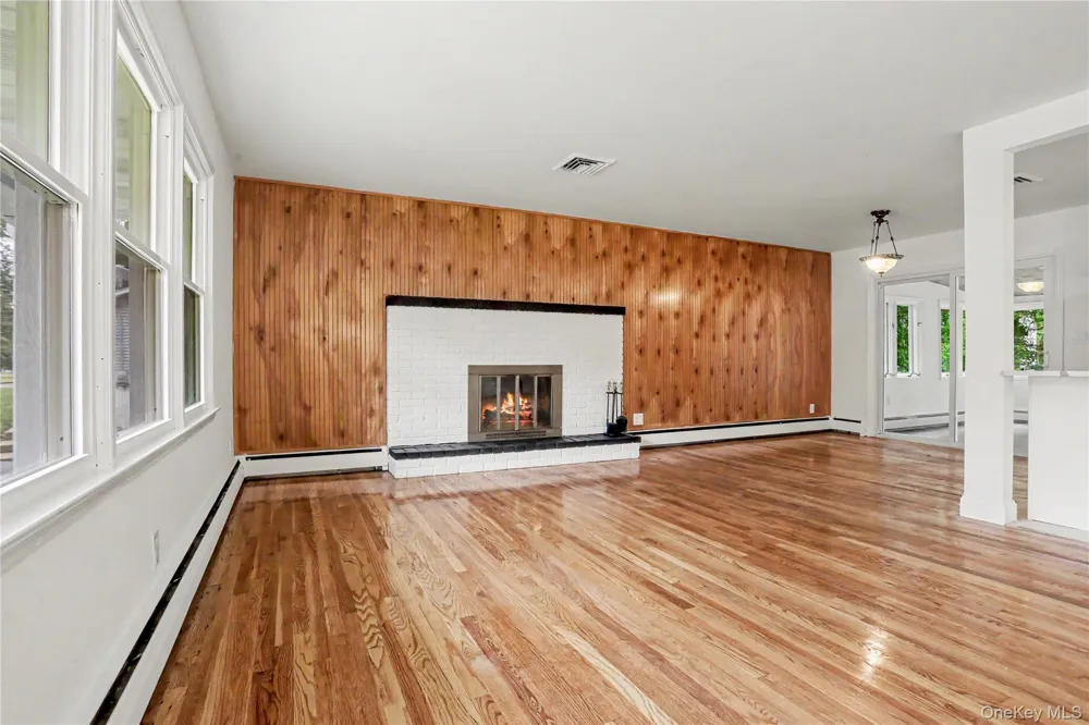 12 Roe Drive Hyde Park, NY 12538