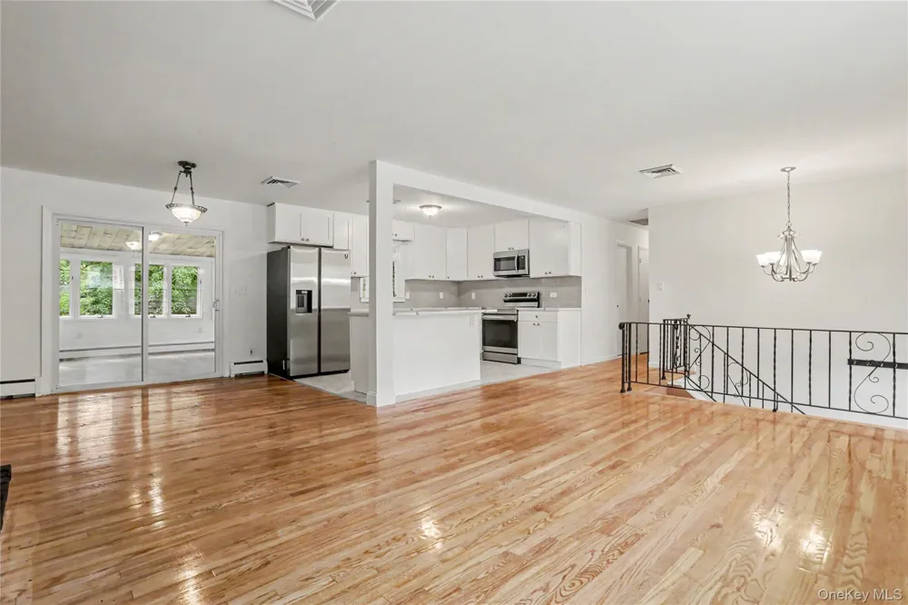 12 Roe Drive Hyde Park, NY 12538