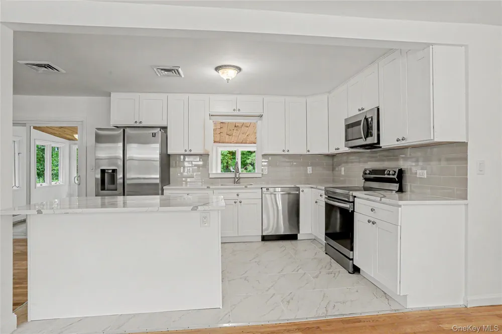 12 Roe Drive Hyde Park, NY 12538