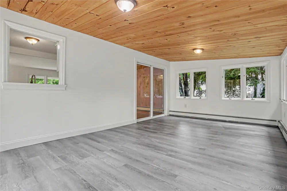 12 Roe Drive Hyde Park, NY 12538