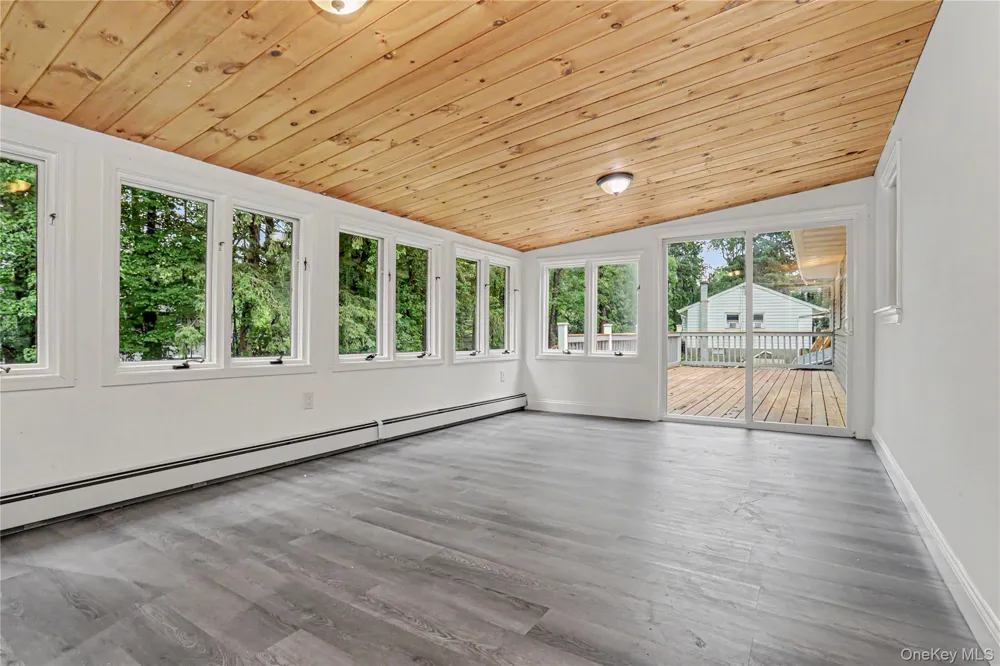 12 Roe Drive Hyde Park, NY 12538