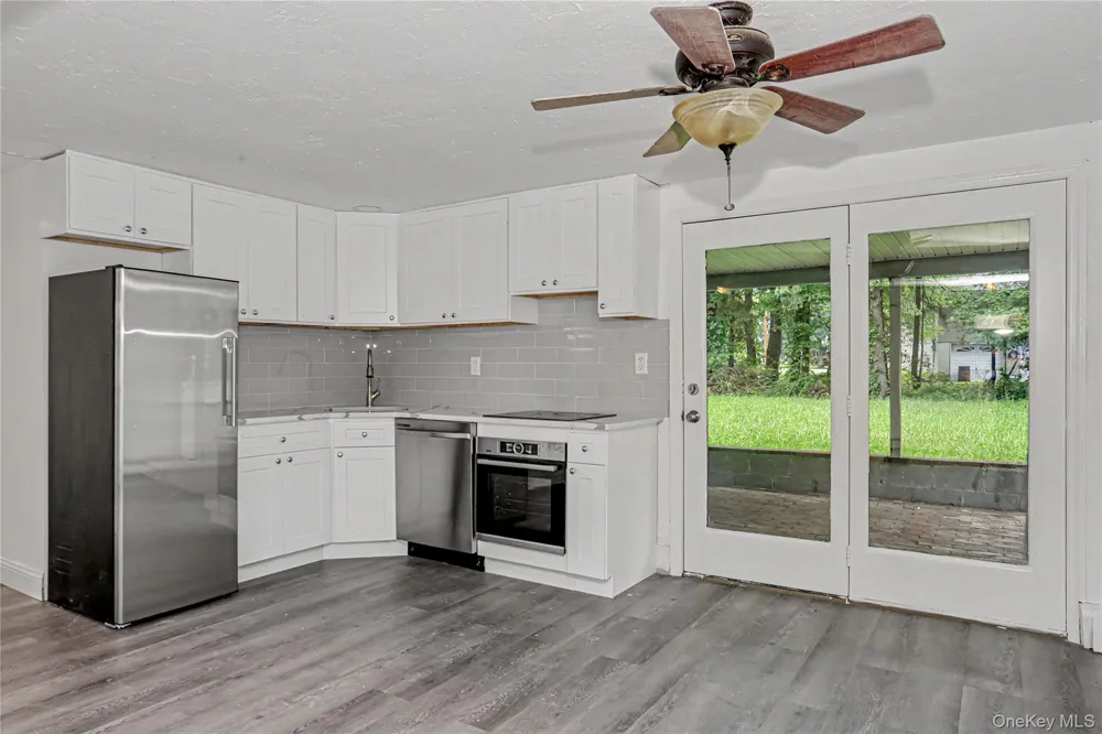 12 Roe Drive Hyde Park, NY 12538