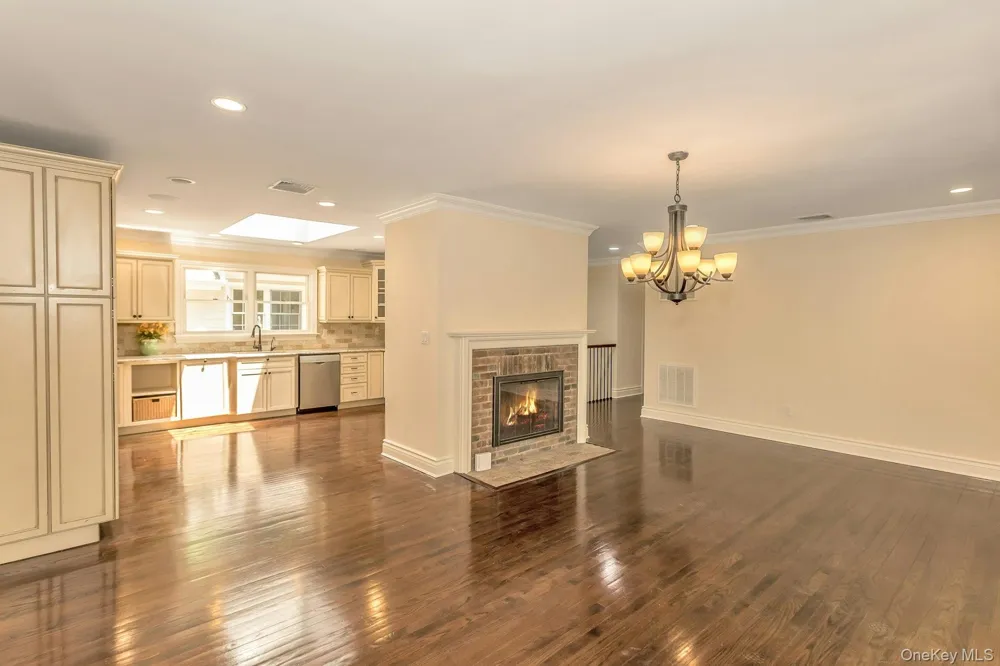 10 Laurel Cove Road Oyster Bay Cove, NY 11771