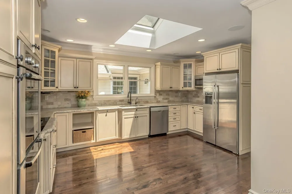 10 Laurel Cove Road Oyster Bay Cove, NY 11771