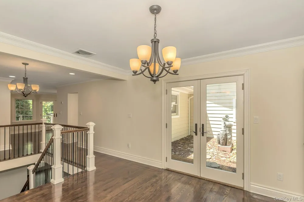 10 Laurel Cove Road Oyster Bay Cove, NY 11771