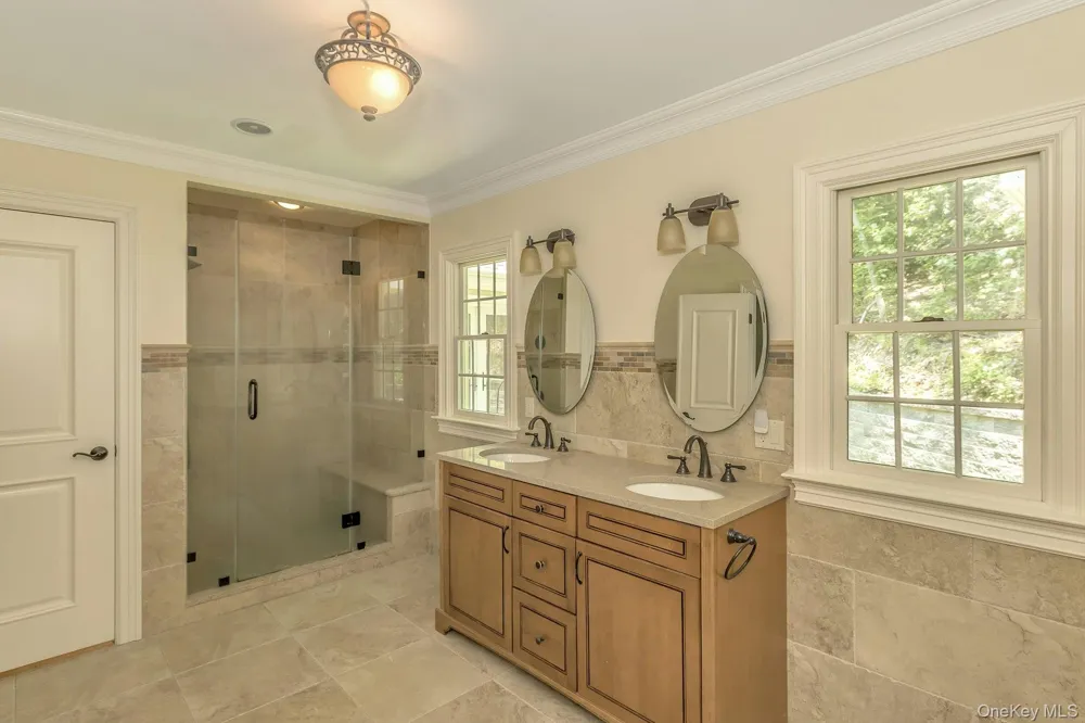 10 Laurel Cove Road Oyster Bay Cove, NY 11771