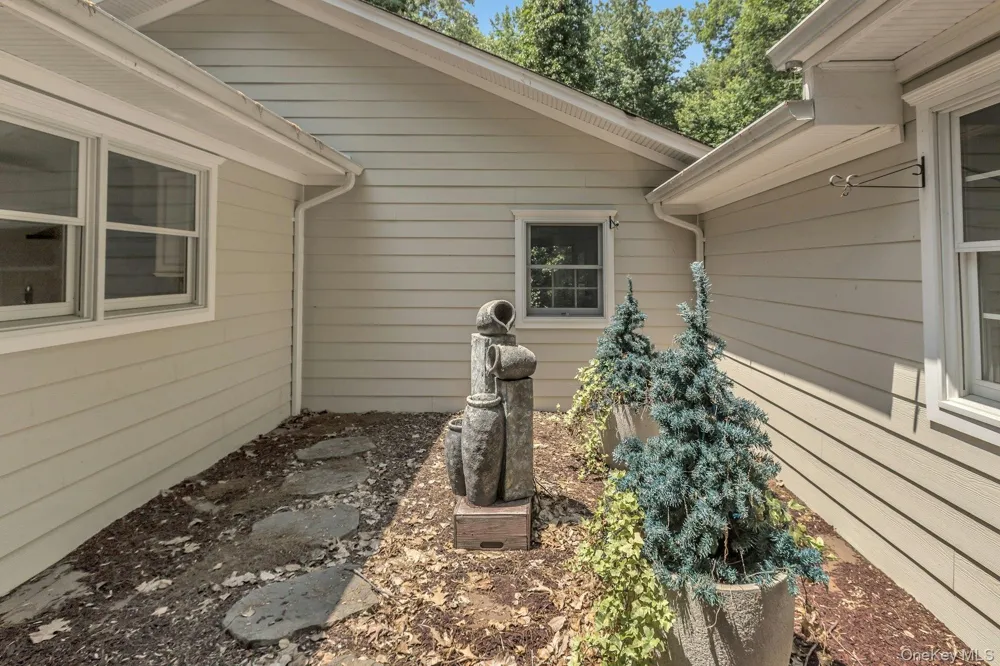 10 Laurel Cove Road Oyster Bay Cove, NY 11771