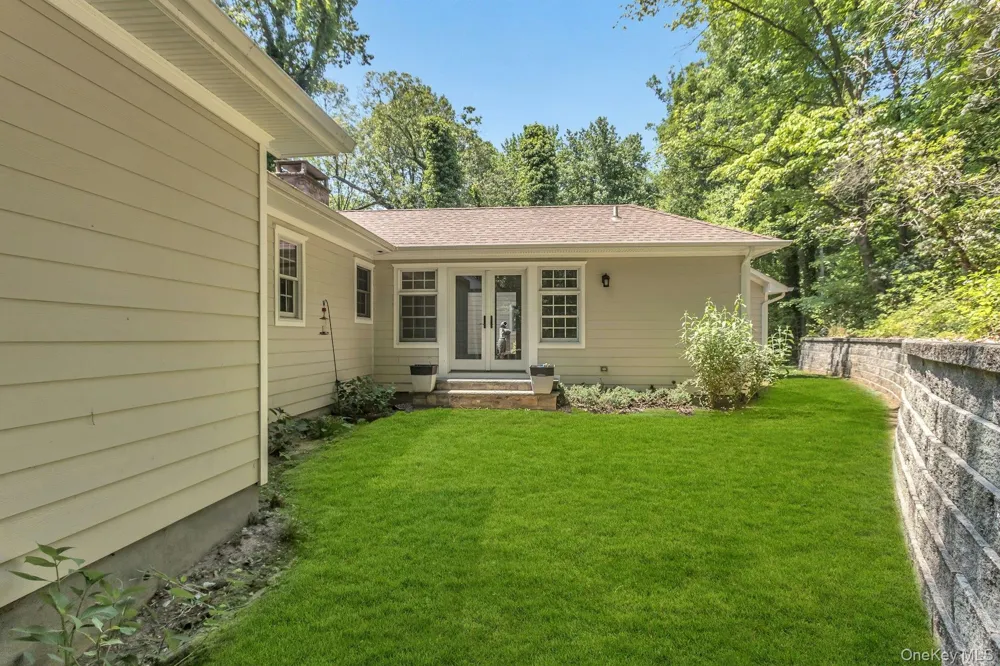 10 Laurel Cove Road Oyster Bay Cove, NY 11771