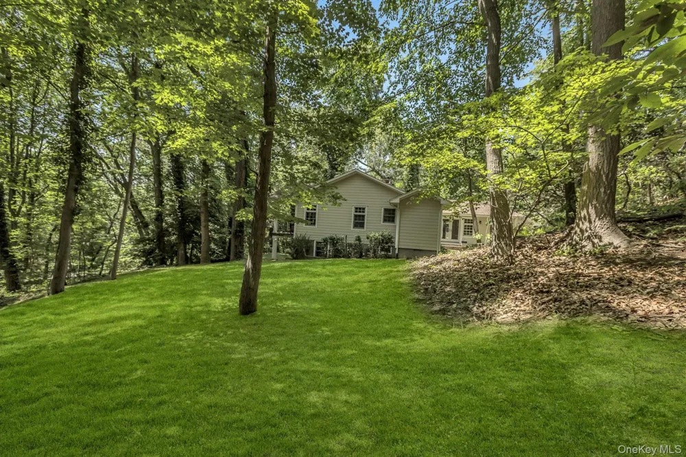 10 Laurel Cove Road Oyster Bay Cove, NY 11771