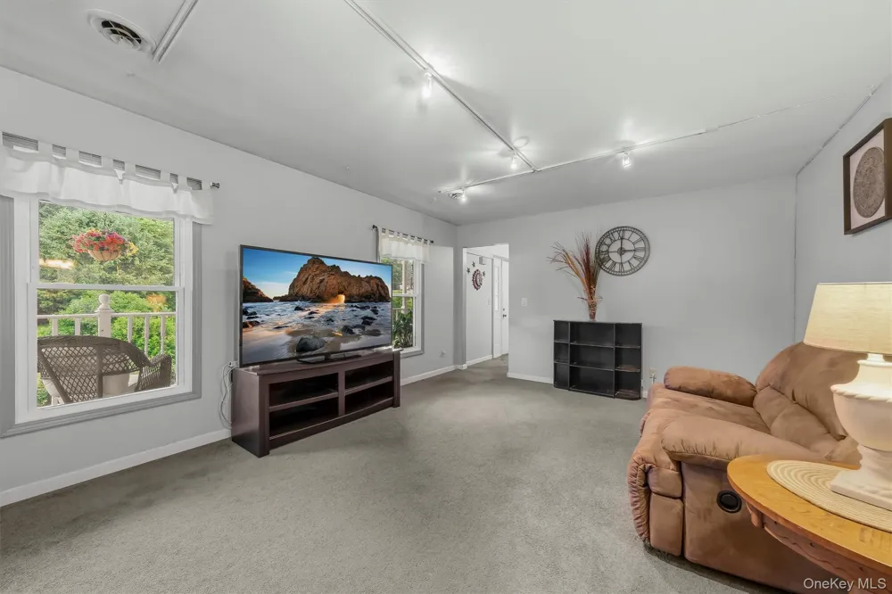 2 Summerset Drive Wallkill, NY 12589