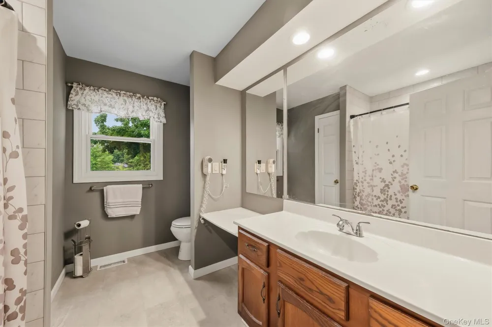 2 Summerset Drive Wallkill, NY 12589