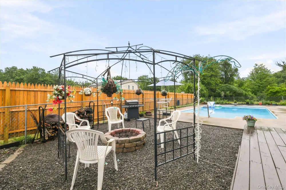 2 Summerset Drive Wallkill, NY 12589