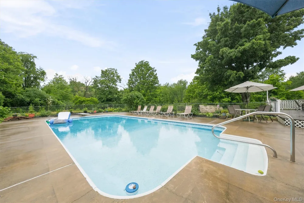 2 Summerset Drive Wallkill, NY 12589