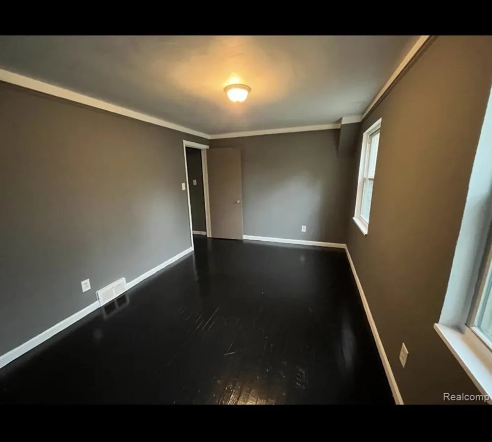 15646 Saratoga Avenue Detroit, MI 48205