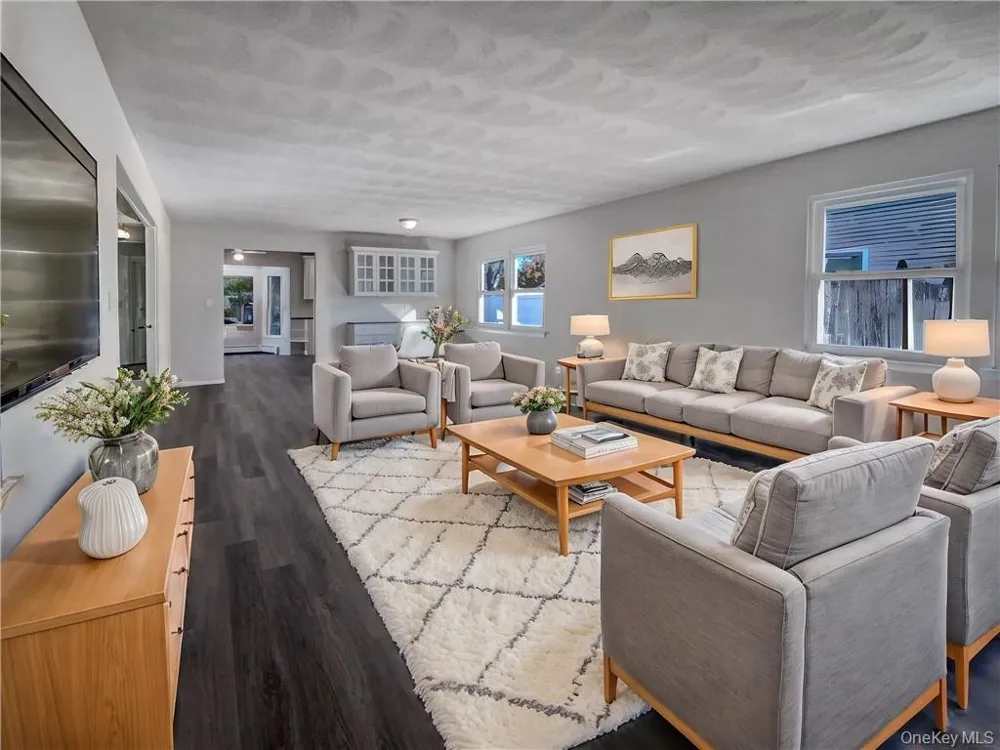 11 Frost Valley Drive East Patchogue, NY 11772