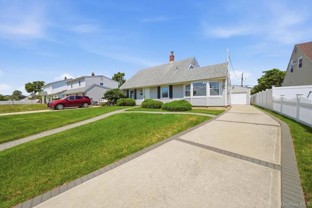 37 Gun Lane Levittown, NY 11756