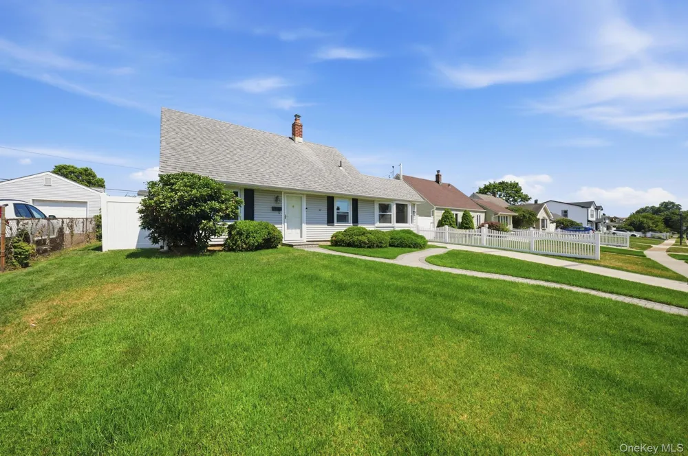 37 Gun Lane Levittown, NY 11756