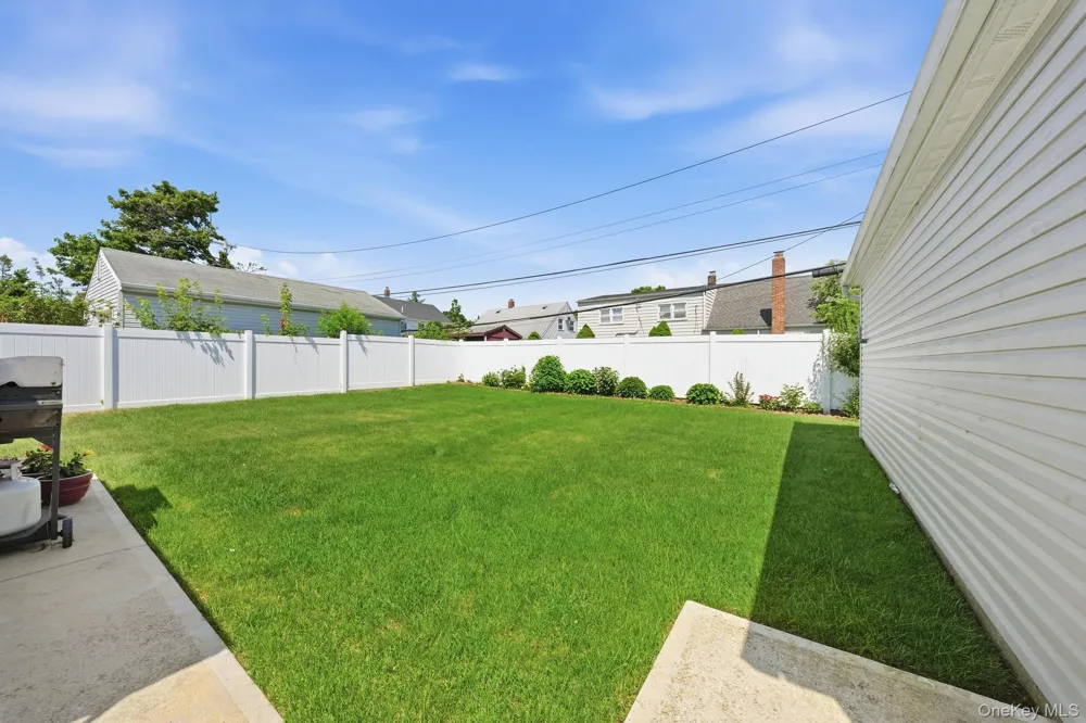 37 Gun Lane Levittown, NY 11756