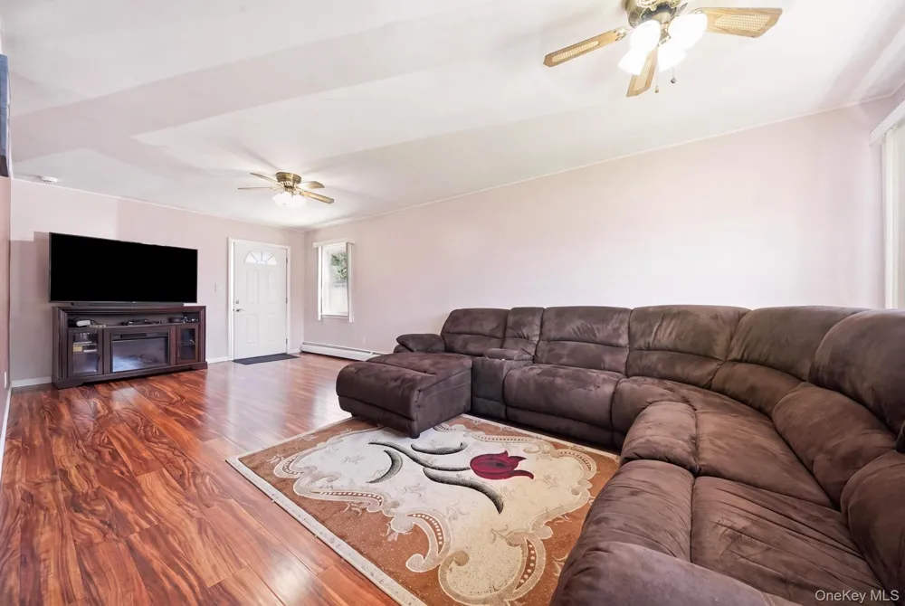 37 Gun Lane Levittown, NY 11756