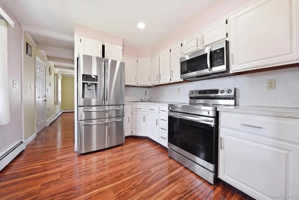 37 Gun Lane Levittown, NY 11756