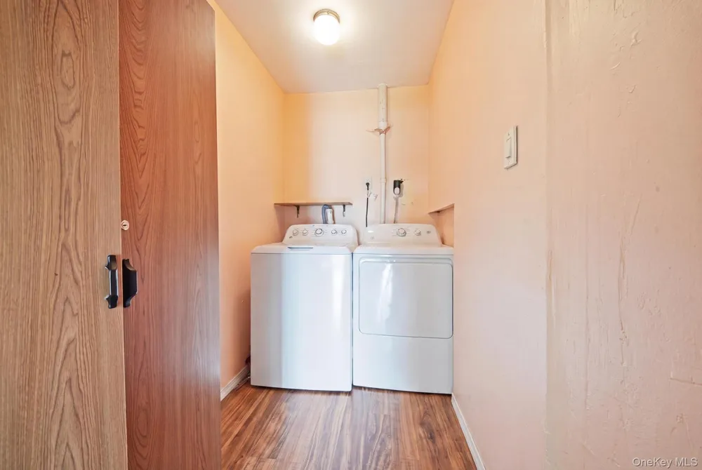 37 Gun Lane Levittown, NY 11756