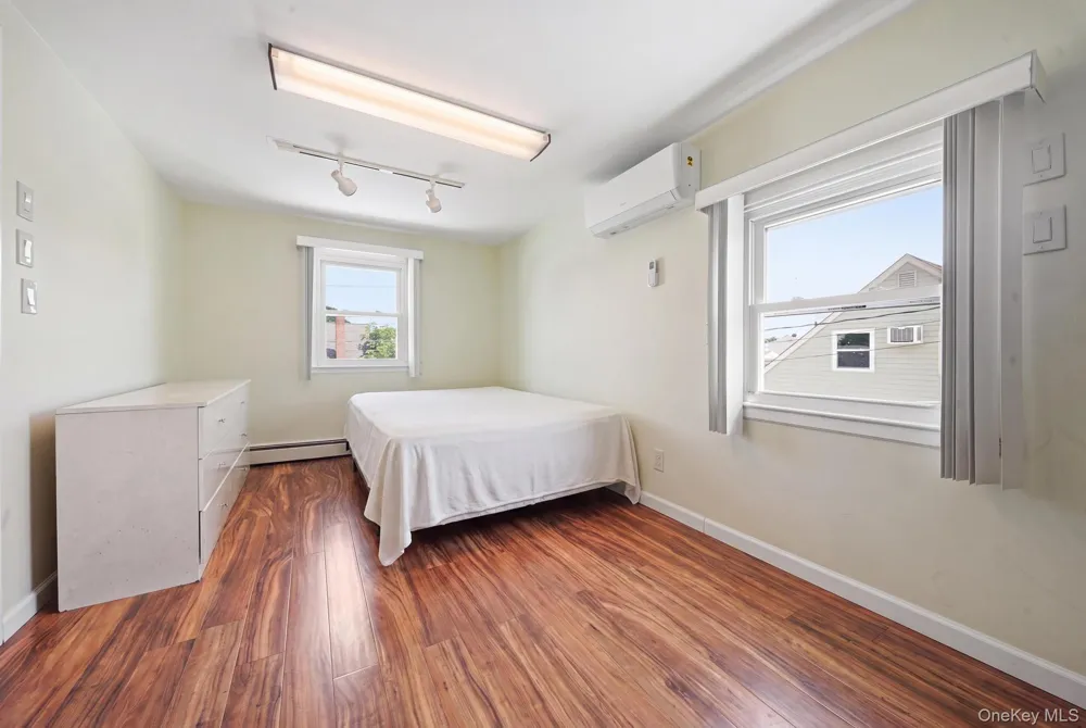 37 Gun Lane Levittown, NY 11756