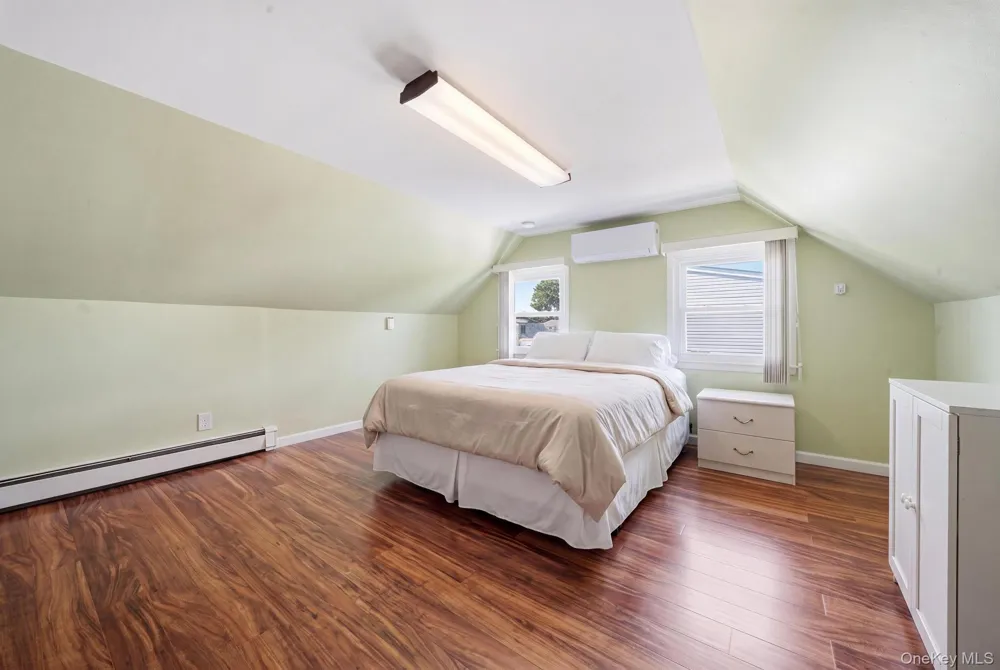 37 Gun Lane Levittown, NY 11756