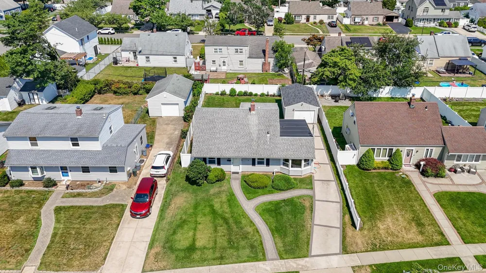 37 Gun Lane Levittown, NY 11756