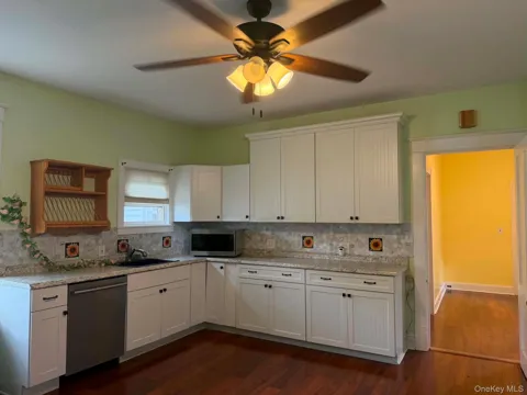 12 Parry Avenue #1