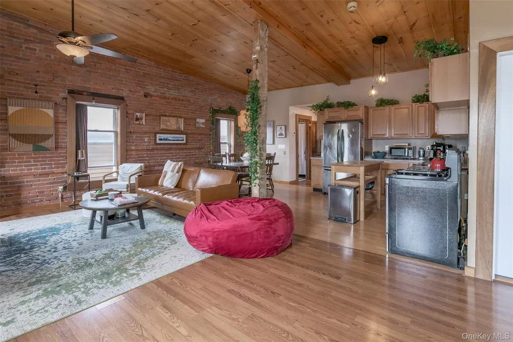 31 Main #PH Warwick, NY 10990