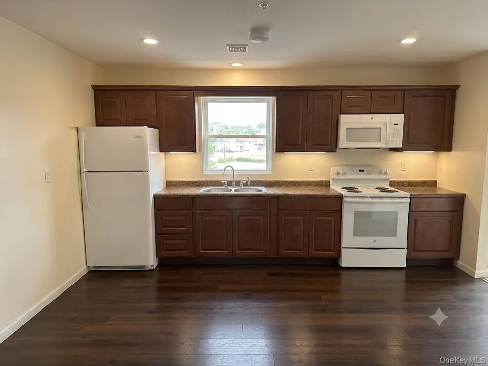 6270 Route 209 #B Kerhonkson, NY 12446