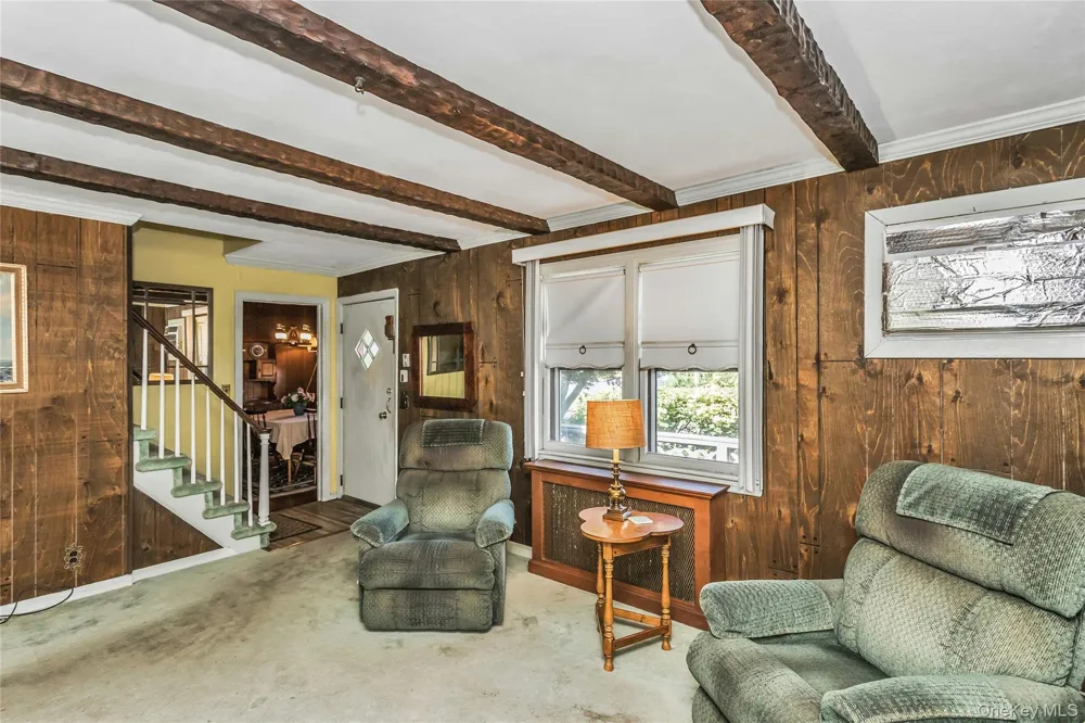 9 Kays Court North Babylon, NY 11703