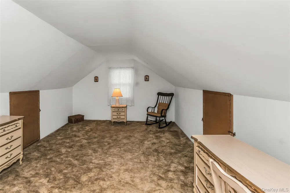 9 Kays Court North Babylon, NY 11703