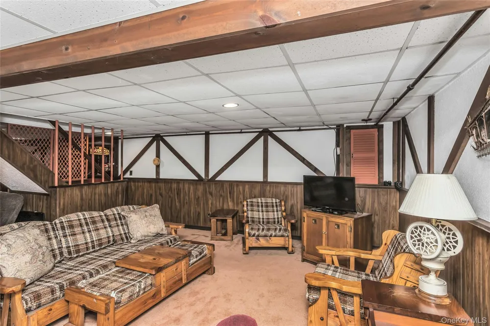 9 Kays Court North Babylon, NY 11703
