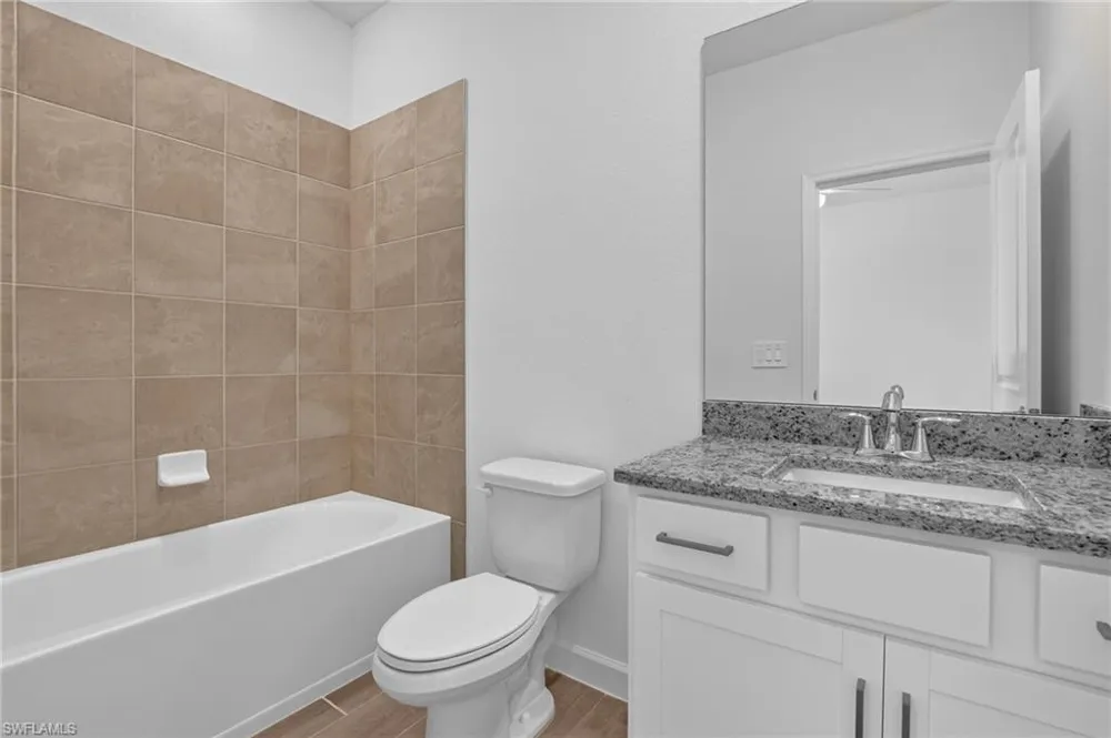 3233 Weston Manor Drive Alva, FL 33920