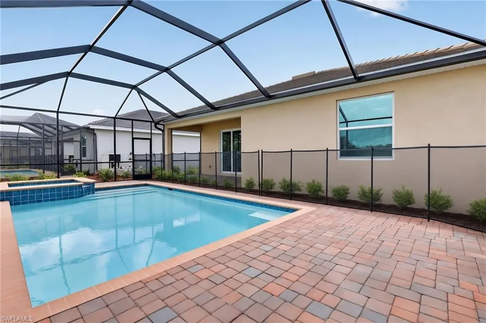 3233 Weston Manor Drive Alva, FL 33920