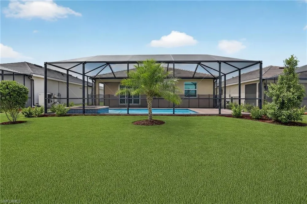 3233 Weston Manor Drive Alva, FL 33920