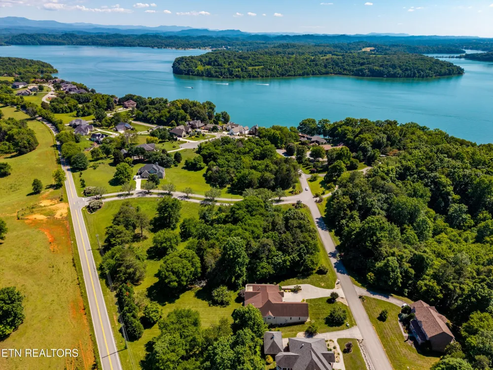 210 Indian Shadows Drive Maryville, TN 37801
