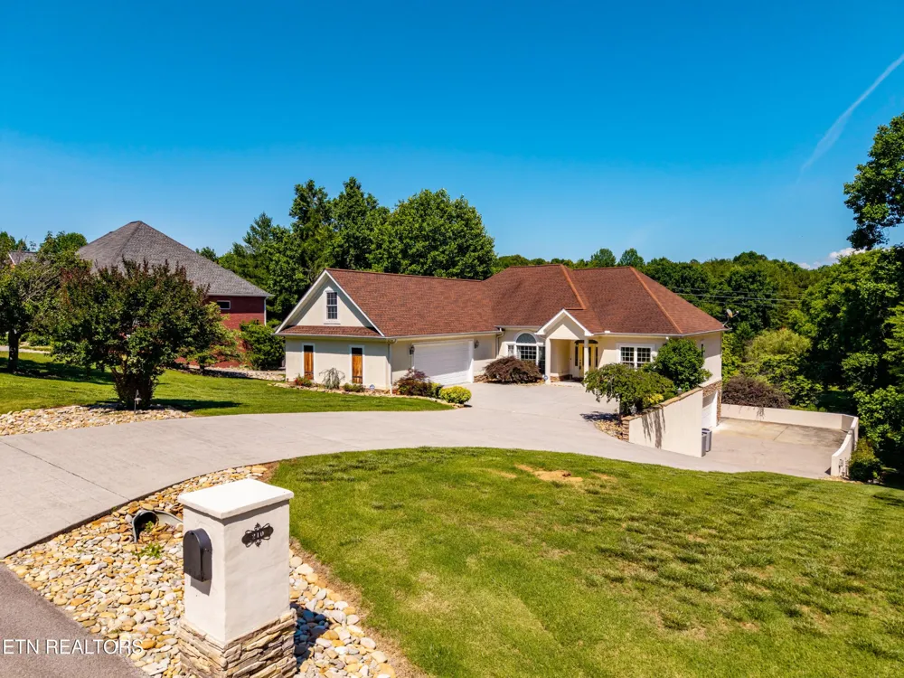 210 Indian Shadows Drive Maryville, TN 37801
