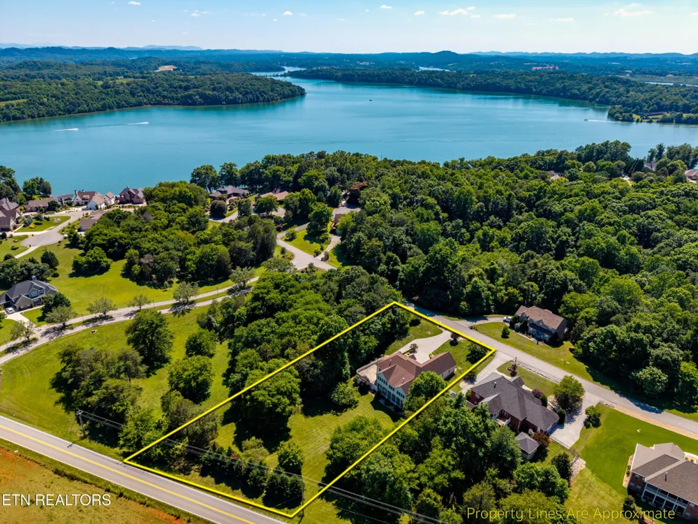 210 Indian Shadows Drive Maryville, TN 37801