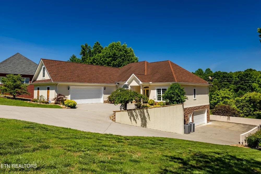 210 Indian Shadows Drive Maryville, TN 37801