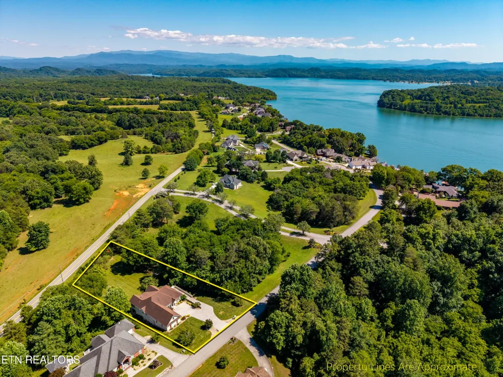 210 Indian Shadows Drive Maryville, TN 37801